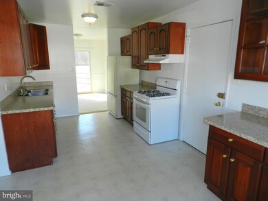 17332 Fletchall Rd, Poolesville, MD 20837 - photo 7