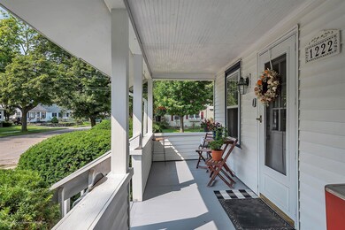 06-1222 Pulaski-WindowStill-Real-Es