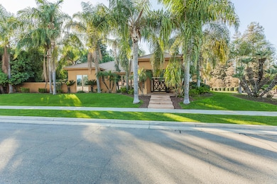 2135 SE Cottonwood Cir, Visalia, CA 93277 - photo 2