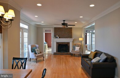 6221 Point Ct, Centreville, VA 20120 - photo 5