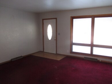 542 N Westlawn Ave, Aurora, IL 60506 - photo 2