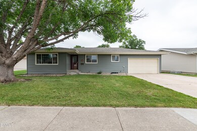 1039 N 29th St-10