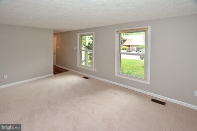 16023 Fairway Dr, Dumfries, VA 22025 - photo 3