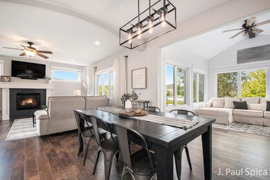 Living Room/Dining Area
