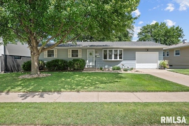 2236 W Columbia Ave, Davenport, IA 52804 - photo 3