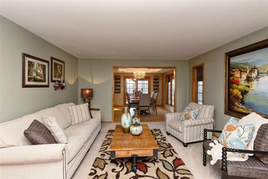 345 McKinsie Ct NE, Cedar Rapids, IA 52402 - photo 4