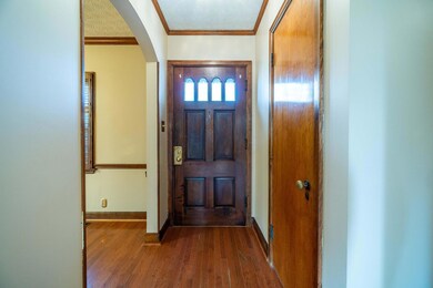 205 Foyer