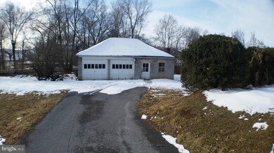 21003 Twin Springs Dr, Chewsville, MD 21721 - photo 3