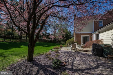 8205 Coach St, Potomac, MD 20854 - photo 3