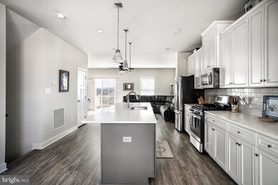 115 Bergamot Way, Lake Frederick, VA 22630 - photo 4