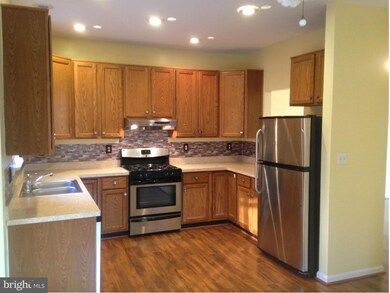 2463 Sugar Mill Way, Herndon, VA 20171 - photo 4