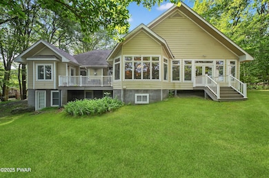 802 Niblick Ct, Hawley, PA 18428 - photo 2