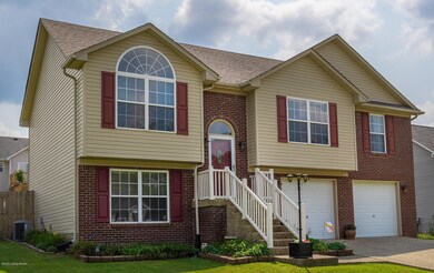 185 Savannah Dawn Ct, Mount Washington, KY 40047 - photo 2