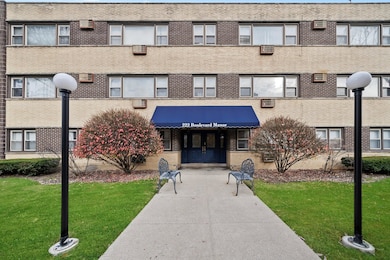 222 Washington Blvd unit 101, Oak Park, IL 60302 - photo 2