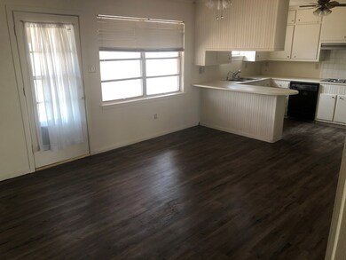 711 W Dormard Ave, Midland, TX 79705 - photo 3