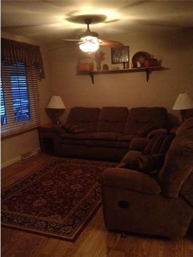 327 Lyman Ave, Womelsdorf, PA 19567 - photo 6