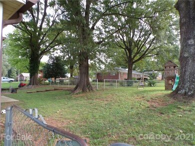 Rear fenced yard