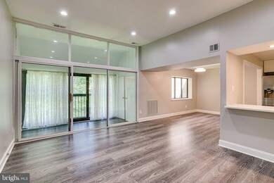 1648 Parkcrest Cir unit 301, Reston, VA 20190 - photo 3