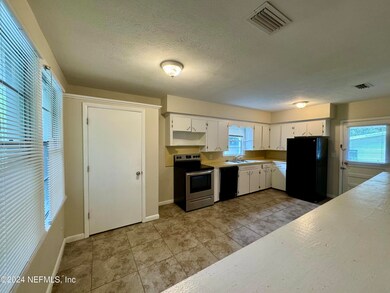 4580 Colonial Ave, Jacksonville, FL 32210 - photo 6