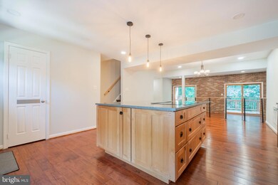 11553 Pine Cone Ct, Reston, VA 20191 - photo 4