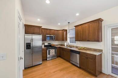 115 Albion St unit 2, Wakefield, MA 01880 - photo 4