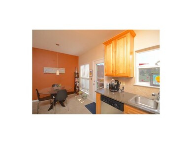 Dine in Kitchen