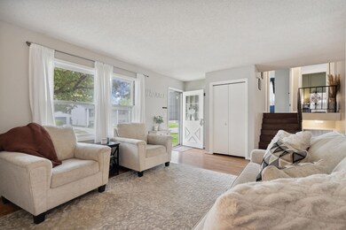 1226 Fleur Dr, Waterloo, IA 50701 - photo 4