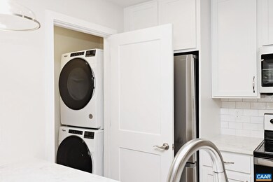 5061 Mary Jackson Ct unit B, Lake Monticello, VA 22902 - photo 4