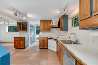 48 Randolph St, Portland, ME 04103 - photo 4