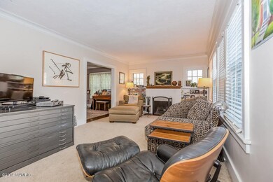 002-Living_Room-1345099-mls