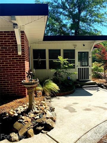 302 S White St, Marshville, NC 28103 - photo 5