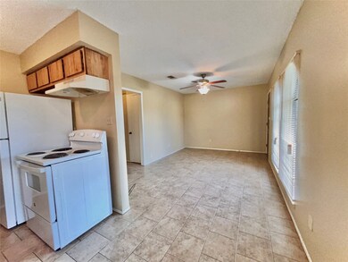 3021 Sycamore Ave unit 13, Bay City, TX 77414 - photo 7