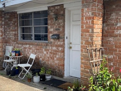 2439 Jasmine - has long driveway