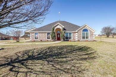 129 Lost Oak Dr, Azle, TX 76020 - photo 4