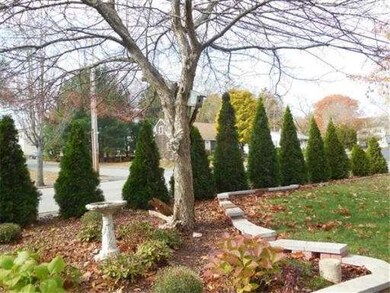 233 Hilldale Ave, Haverhill, MA 01832 - photo 5