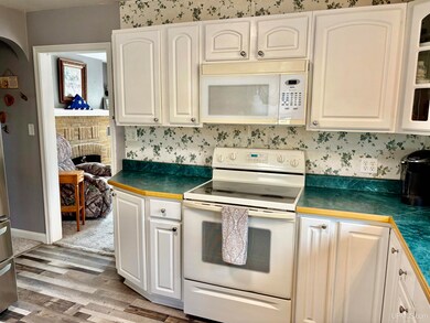 318 S Moore St, Bessemer, MI 49911 - photo 6