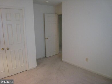 11254 Valley Bend Dr, Germantown, MD 20876 - photo 5