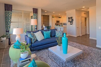 2425 W Bronco Butte Trail Unit-large-003