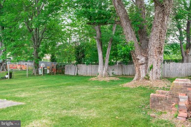 6502 Rolling Ridge Dr, Capitol Heights, MD 20743 - photo 4