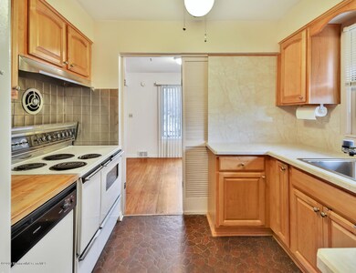 906 Bendermere Ave Wanamassa-large-029-2