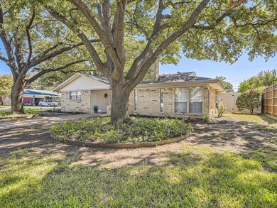 401 Bob St, Hurst, TX 76053 - photo 2
