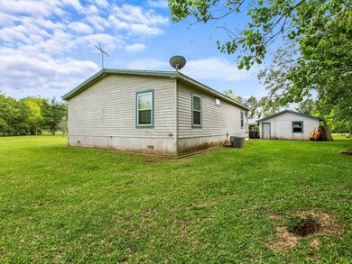 555 Avenue J, Alvin, TX 77511 - photo 7