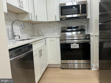 421 E Dartmouth Dr unit 2, Sterling, VA 20164 - photo 5