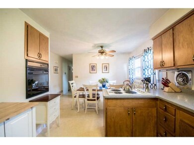 24 Squantum Dr, Middletown, RI 02842 - photo 5