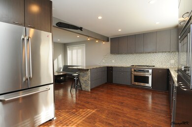 4428 Emerson Ave, Schiller Park, IL 60176 - photo 4