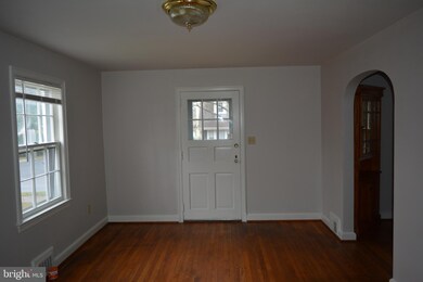 10722 Lexington St, Kensington, MD 20895 - photo 3