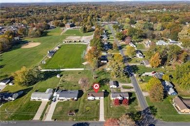 5838 Harter Home Dr, Akron, OH 44319 - photo 3