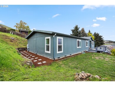 2420 E 17th St, the Dalles, OR 97058 - photo 3