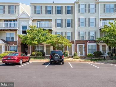 46928 Courtyard Square unit 46928, Sterling, VA 20164 - photo 2