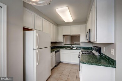 2499 Angeline Dr unit 101, Herndon, VA 20171 - photo 6